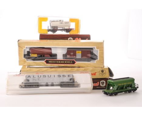 Liliput H0 Gauge Freight stock: apx. 18 assorted goods wagons including bierwagen, coal hopper and others, apx. 50% boxed, F-