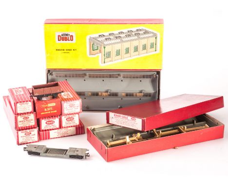 Hornby Dublo 00 Gauge 2-Rail Rolling Stock and Engine Sheds: 4315 red Horse Box (doors glued)4646 Lowside wagon with Cable Dr