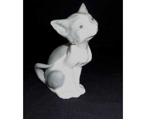 A Lladro figure of a cat