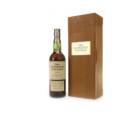 GLENLIVET VINTAGE 1969 Active. Ballindalloch, Banffshire. Sample code: 2LVF904. Bottled 1998. 70cl, 52.51% volume, in wooden 