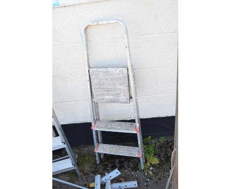 Two-rung step ladder