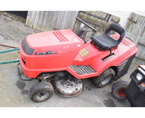 Ride-on lawnmower with grass collecting box and a Honda GCV520 14.0 engine