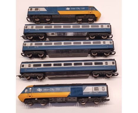 HORNBY INTERCITY 125 HST 5 PIECE MODEL TRAIN SET
