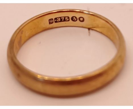 9CT GOLD WEDDING BAND 2.1g SIZE K