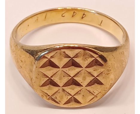 9CT GOLD SIGNET RING SIZE T 6.1g
