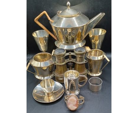 SILVER CHRISTENING TANKARD / CUP 1964 CASED 7CM TALL, WITH SILVER 1939 NAPKIN RING TOTAL WEIGHT 4.35OZ.
A CAMEO NAPKIN RING, 