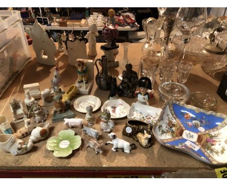 A LARGE QUANTITY OF CERAMIC AND GLASS ITEMS 
