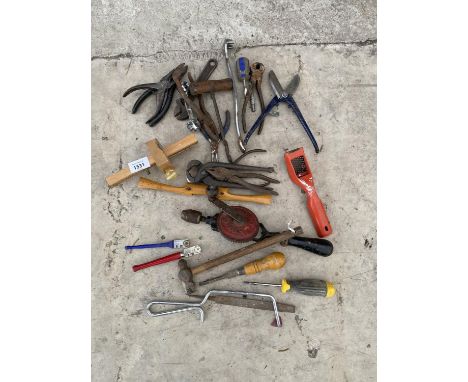 VARIOUS TOOLS - PINCERS, PLIERS ETC 