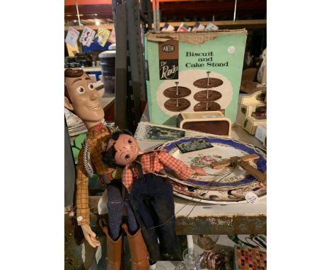 A VINTAGE IANTHE RONDA CAKE AND BISCUIT STAND, A CIGARETTE DISPENSER, FAN, WOODY DOLL, PELHAM PUPPET AND TWO PLATES 