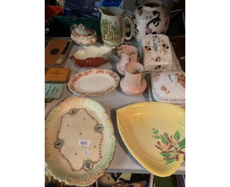 AN ASSORTMENT OF CERAMIC ITEMS TO INCLUDE CARLTON WARE AND MASON'S 