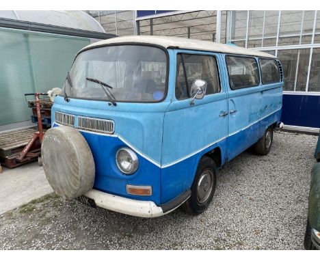 A 1971 VW CAMPER VAN, ON A V5, CURRENT OWNER SINCE 1991, GARAGE STORED FOR MANY YEARS, WITH KEY, PREVIOUS MOT AND VARIOUS PAR