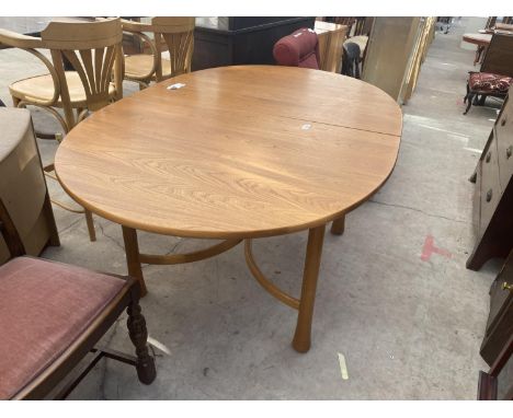 AN ERCOL EXTENDING DINING TABLE ON TAPERED LEGS AND SHAPED STRETCHERS, 64x43" (62.5"FULLY OPEN) 