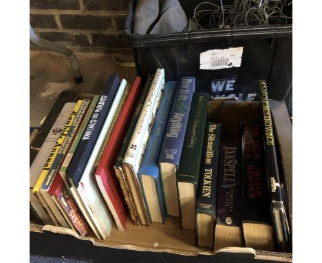 A BOX OF HARD BACK BOOKS TO INCLUDE 'THE SILMARILLION' BY J R R TOLKIEN 