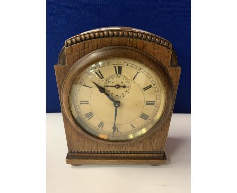 A HAC MAKE MANTLE CLOCK 