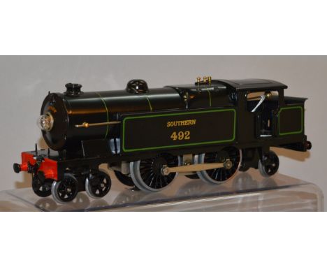 O Gauge Hornby No.2 special 4-4-2 tank engine. 6 volt electric. Southern 492. Nicely restored example.
