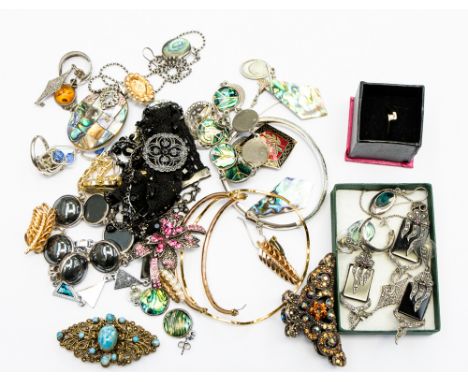  A collection of costume jewellery to include silver jewellery, necklaces and earrings, paste jewellery etc along with an 18c