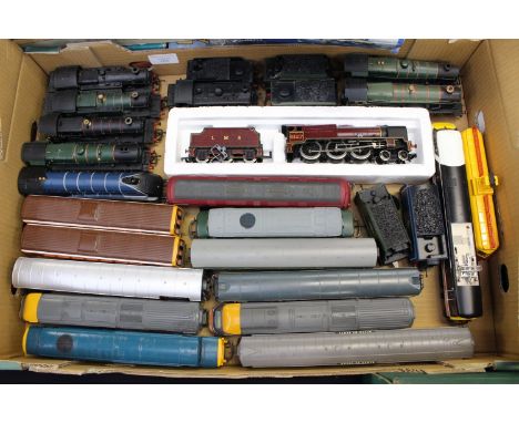 One box of assorted 00 gauge locomotives to include Wrenn Cardiff Castle Hornby Main Line and Bachmann locomotives together w