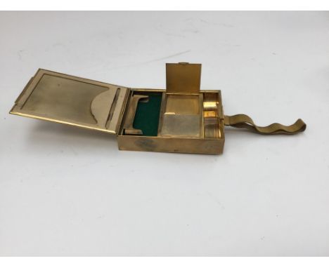 Park Lane delux 1930/40s gilt metal wrist bag with engine turned decoration (1)
