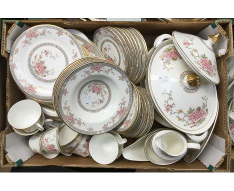 A Royal Doulton 'Canton' pattern H5052 part dinner service, including servers and covers, gravy, chargers, dinner plates, sou
