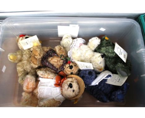A set of six Steiff bears day of the week, Monday, Tuesday, Wednesday, Thursday, Friday and Sunday (6) 