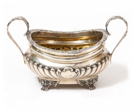 AN EDWARDIAN SILVER SUGAR BASIN with twin scrolling handles, marks for London 1923, approximately 386 grams in weight