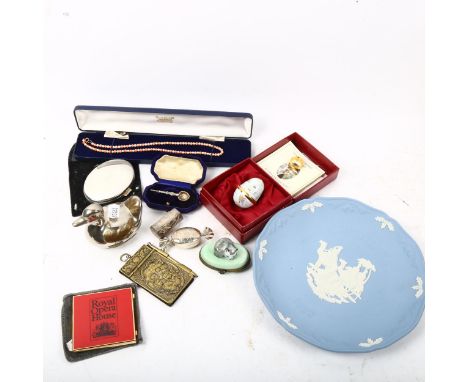 Various collectables, including Staffordshire Enamels eggbox, novelty sweet pillbox, hexagonal silver trinket box (boxful) 