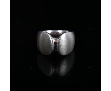 GEORG JENSEN - a sterling silver modernist ring, designed by Henning Koppel, model no. 100, setting height 12.2mm, boxed 