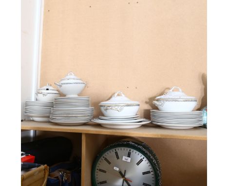 Extensive Spode Vintage dinner service, with Greek Key pattern borders, including sauce tureens and serving plates 