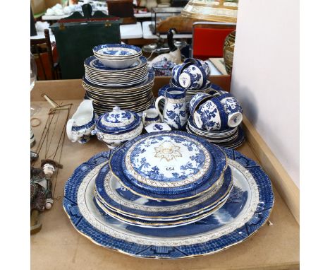 Extensive Booths "Real Old Willow" tea and dinner service, including tureens, meat plate etc 