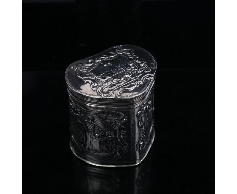 A Dutch silver heart-shaped trinket box, circa 1900, relief embossed decoration, height 6.5cm, 3.1oz 