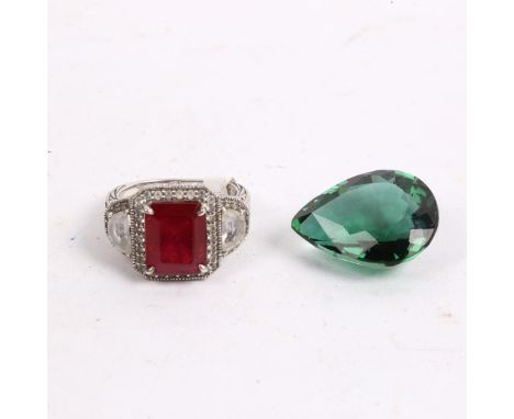 An unmounted pear-cut green amethyst, and a modern sterling silver ring (2) 