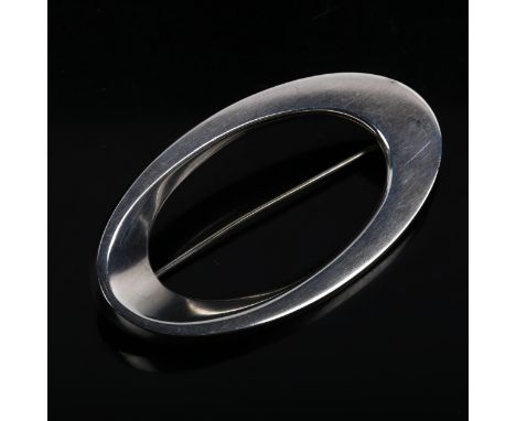 HANS HANSEN - a modernist Danish sterling silver brooch, length 57mm, 20.9g 
