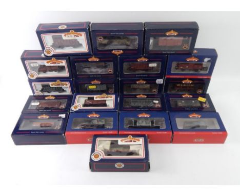 Bachmann dublo gauge branch line wagons, and brake vans, boxed, (20).