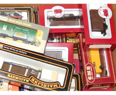 Hornby Wrenn Palitoy Bachmann and Dapol dublo wagons, boxed, (qty).
