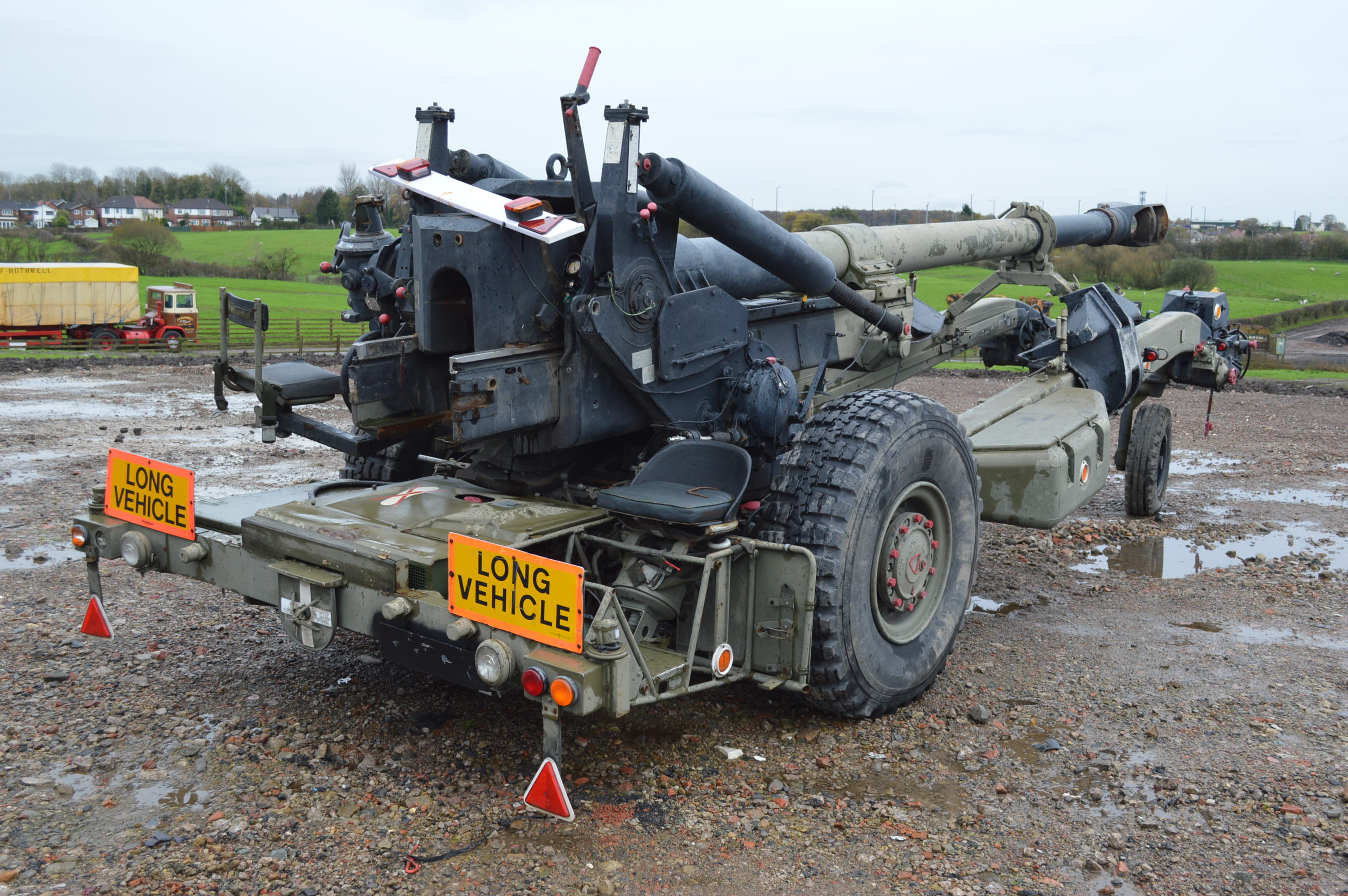 Howitzer FH70 SELF PROPELLED ARTILLERY GUN, Note VAT is not chargeable ...