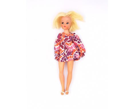 Pedigree Sindy Puff Sleeves vintage Trendy Girl doll, 1972, blonde hair (distressed with some missing plugs), fingers and toe