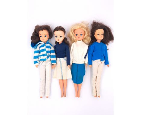 Pedigree Sindy set of eight vintage dolls, wearing Mix 'n' Match 1981, ALL INCLUDING SHOES; Fair Plus to Excellent; (8).&nbsp