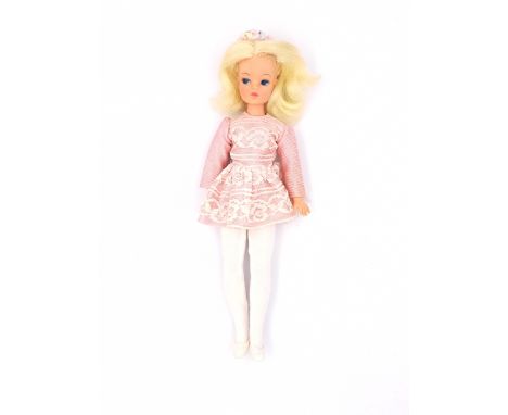 Pedigree Sindy Superstar Ballet Trendy Girl vintage doll, 1972, blonde (some hair plugs are missing), waist is loose, Good to