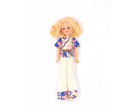 Pedigree Sindy Trendy Girl vintage doll, wearing Top Pop Abstract 1973, blonde re-root, little finger is split at base, Good 