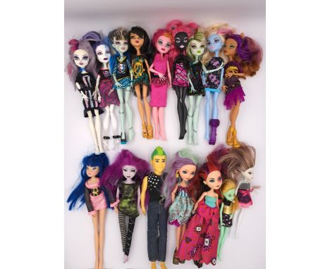 Group of loose Mattel Monster High dolls including: (1) &amp; (2) Frankie Stein; (3) Clawdeen Wolf; (4) Cleo de Nile; (5) Abb