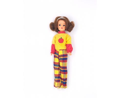 Pedigree Sindy Trendy Girl vintage doll, wearing Sindy Apple 1973, brunette, finger tips nibbled, Good to Excellent.