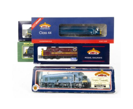 Bachmann and Replica 00 Gauge Diesel Locomotives, Bachmann 32-775DC EWS maroon Class 37114 'City of Worcester, 32-752 Great W