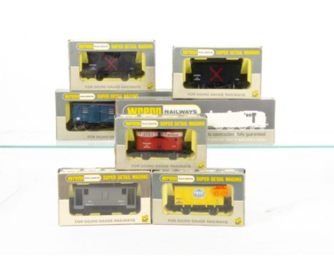 Wrenn 00 Gauge W2205A BR black 0-6-0 Tank engine and various wagons, No 31047, with two packing rings, original tissue, in or