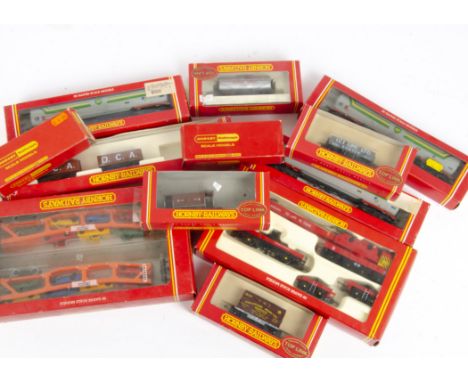 Hornby 00 Gauge Breakdown Crane and other Rolling Stock, R197 75 Ton Crane Set, R666 Articulated Car Carrier 'Silcox Express,