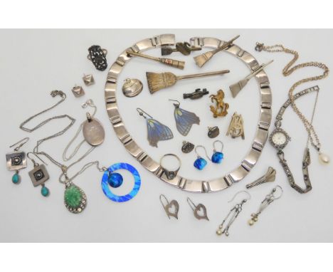 A Links of London silver collar, rainbow titanium butterfly wing earrings, a collection of jewellery with a curling theme and