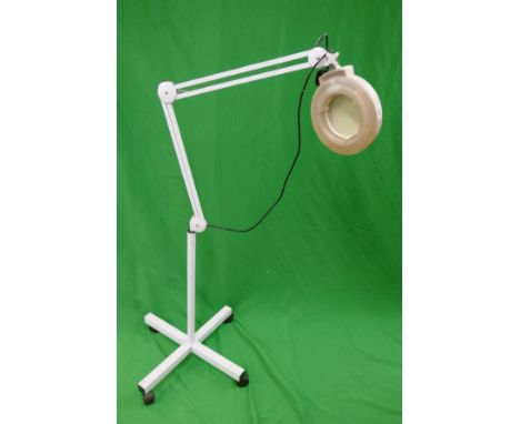 Cantilever jewellers lamp with magnifying glass and light
