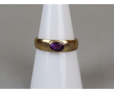 Gold amethyst set ring - Size N 