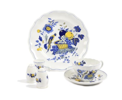 A 20th Century Spode 'Blue Bird' pattern part dinner and tea service, incuding  6 dinner plates, 27 cm diameter; two side pla