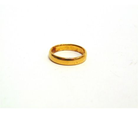 A 22 CARAT GOLD WEDDING RING finger size P, 5.7g gross