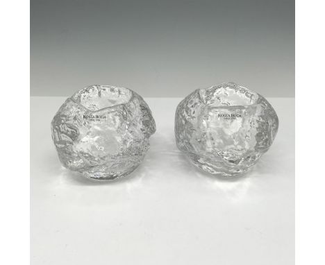 Created and designed within a snowdrift in Sweden these votives emulate a snow packed ball perfectly. Kosta Boda mark. This i